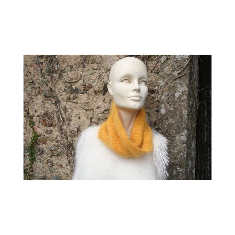 safran 80% angora snood