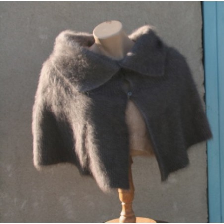 Anthracite 100% angora Cape